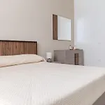 Mina 公寓 *
