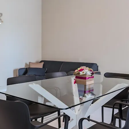 Apartman Mina *